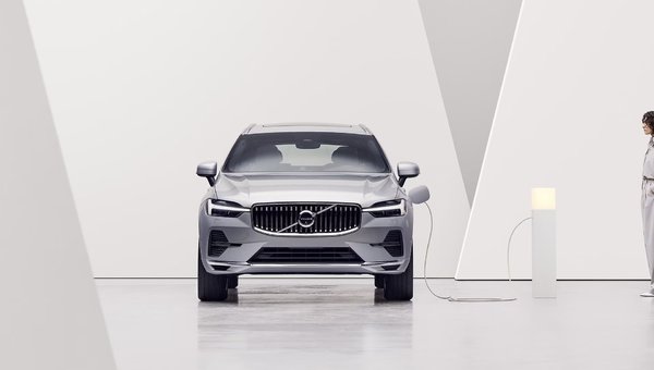 2023 Volvo XC60 Hybrid Luxury Midsize SUV