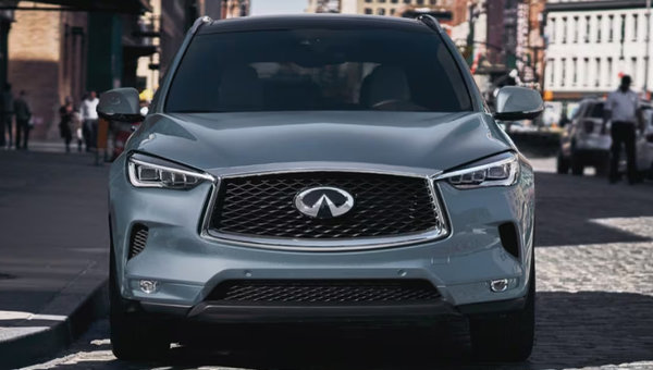 What are the main differences between the 2023 Infiniti QX55 and the QX50?
