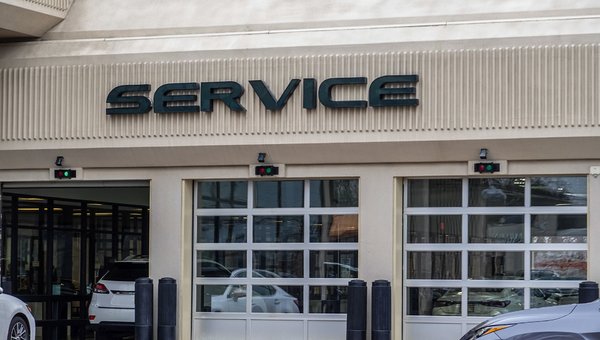 5 Essential Vehicle Maintenance Services to Improve Your Safety on the Road