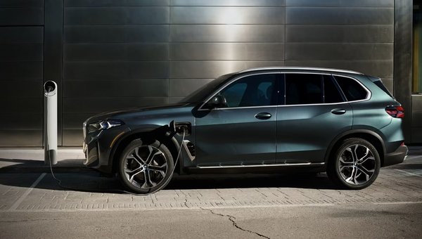 BMW EV and PHEV Technology in Calgary