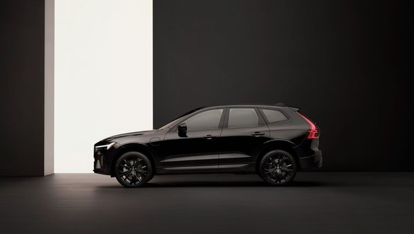 The 2024 Volvo XC60 Black Edition in Vancouver | Volvo Cars Richmond