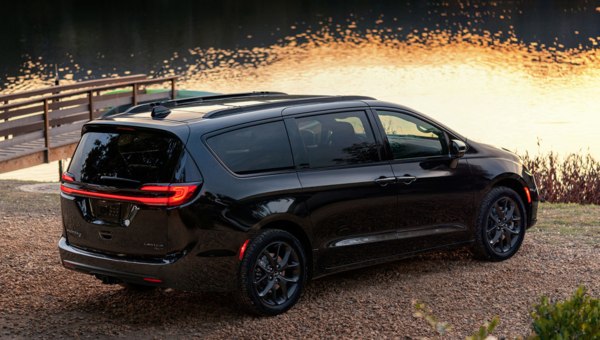 2023 Chrysler Pacifica Lease in Woodbridge, ON