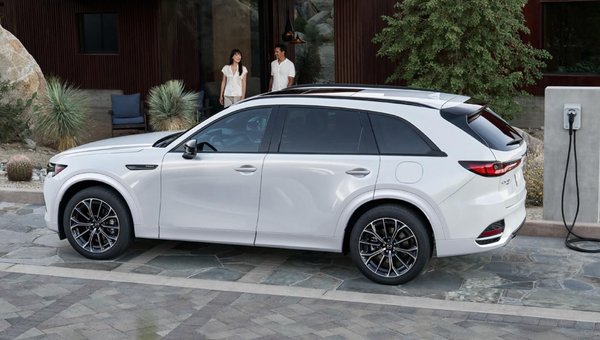 Mazda dévoile le tout premier CX-70 2025