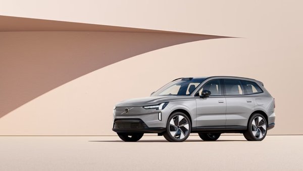 2025 Volvo EX90: The New Flagship All-Electric SUV