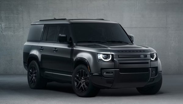 2025 Range Rover Defender 130 in Vancouver, BC