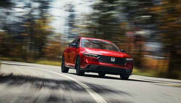 Explore the 2024 Honda Sedan Lineup at Heritage Honda in Calgary