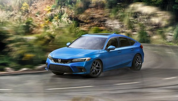 Discover the 2024 Honda Civic Hatchback at South Pointe Honda in Calgary