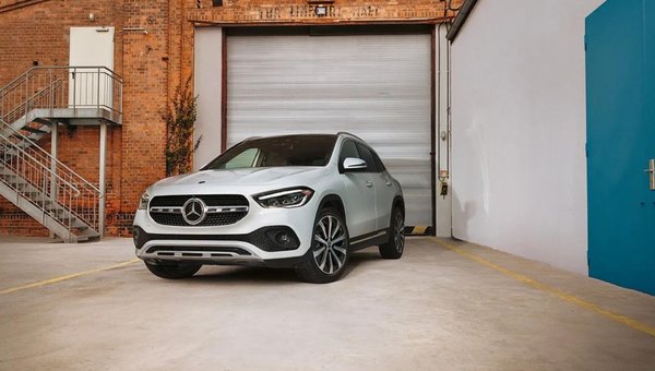 2024 AMG GLA 35 4MATIC SUV | North Vancouver, BC