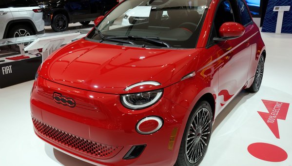 Electrify Your Drive: Meet the All-New 2024 Fiat 500e RED BEV