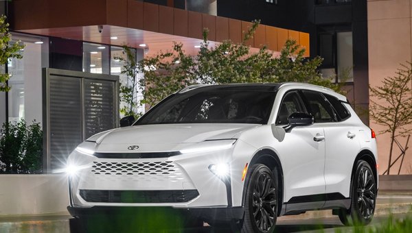 Toyota Crown Signia 2025