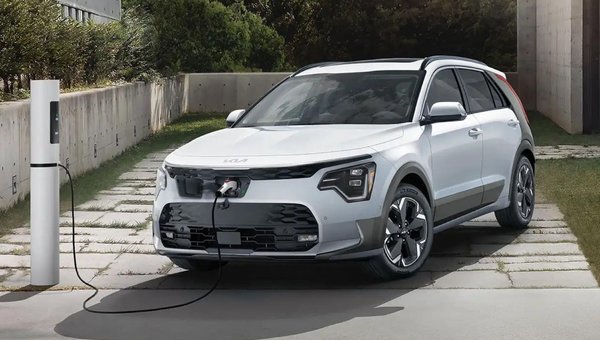 Explore the 2025 Kia Niro EV Trims at 401 Dixie Kia in Mississauga, ON