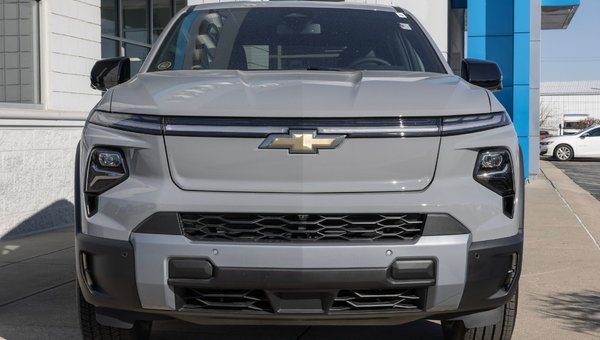 Quoi de neuf avec le Chevrolet Silverado EV 2025 ? Une autonomie record et des modèles renouvelés