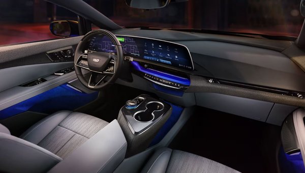 Cadillac OPTIQ 2025 – caractéristiques de technologie