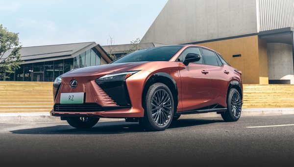 Lexus RZ 2025