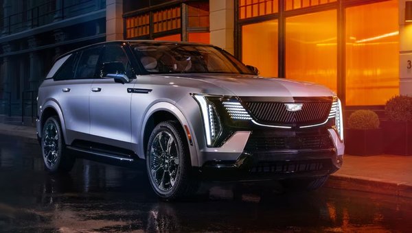 Cadillac Escalade IQ 2025 : le luxe suprême en 4 modèles