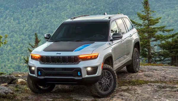 What’s new in the 2025 Grand Cherokee 4xe?