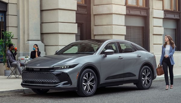 La Toyota Crown 2025, une berline hybride d’exception