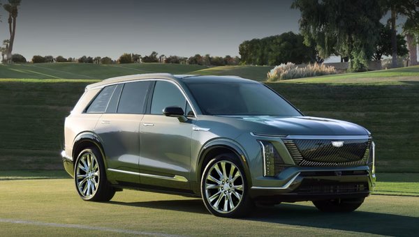 Cadillac VISTIQ 2026, le VUS électrique de luxe à trois rangées