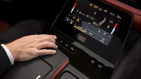 2025 INFINITI QX80 Safety and Technology Review