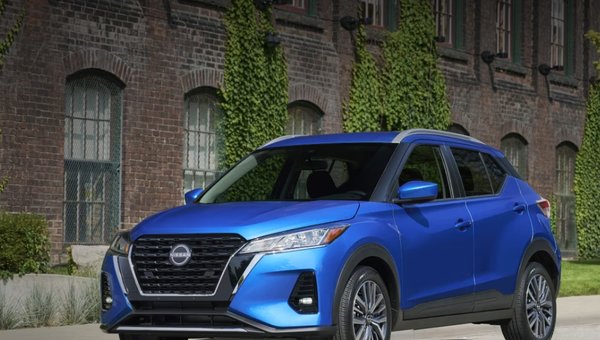 2025 Nissan Kicks Play: Built to Turn Heads