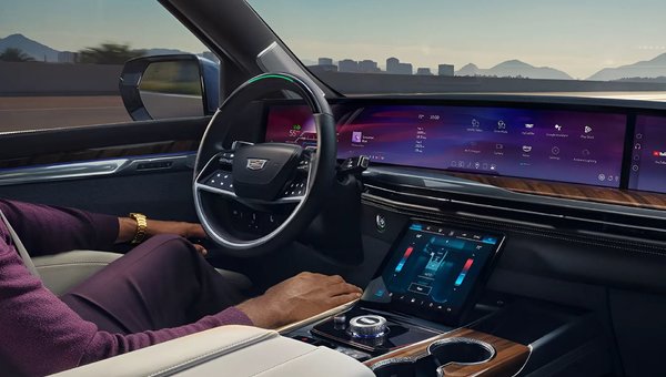 Super Cruise® Awarded MotorTrend Best Tech 2025: Best Hands-Free Driving Technology