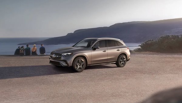 Discover the Thrilling Performance of the 2025 Mercedes-Benz GLC SUV
