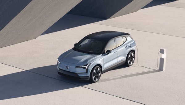 2025 Volvo Electric SUV Lineup – EX90, EC40, EX40, EX30