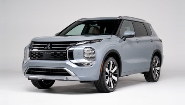 Explore the 2025 Mitsubishi Outlander in Mississauga, ON