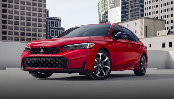 Honda Civic berline 2026 : Un vent d’assurance pour la route