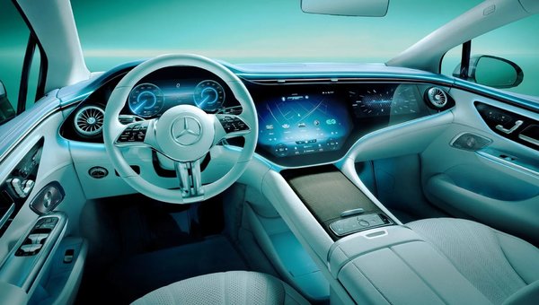 2025 Mercedes-Benz EQE Tech Review: Why This Electric Mercedes Changes Everything