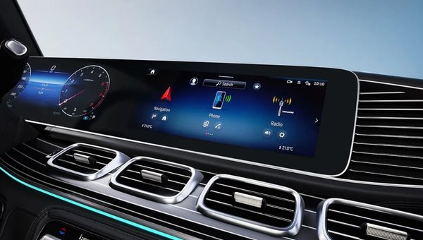 How the 2025 Mercedes-Benz GLE's Smart Features Keep Your Family Secure