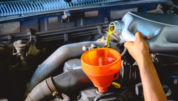 Why Regular Oil Changes Are the Secret to Your Mercedes’ Long Life