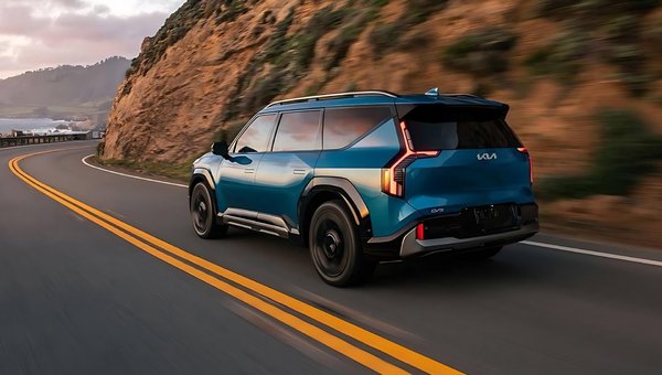 A Deep Dive into the 2026 Kia EV9's Dynamic Driving