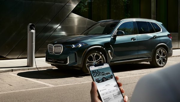 The 2025 BMW X5 Brings the Future to Your Dashboard