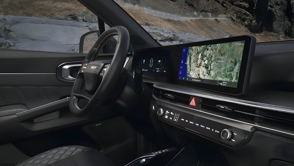 Inside the 2026 Kia Sorento PHEV's Stunning Panoramic Display