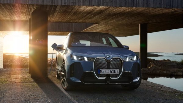 BMW iX: Setting a New Tone for Electric SUVs
