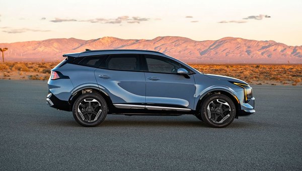 Rule Your Journey With The 2026 Kia Sportage HEV