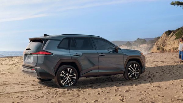 2026 Toyota RAV4: The SUV That Balances Adventure and Everyday Comfort
