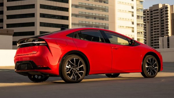 Toyota Prius Hybride Branchable 2026