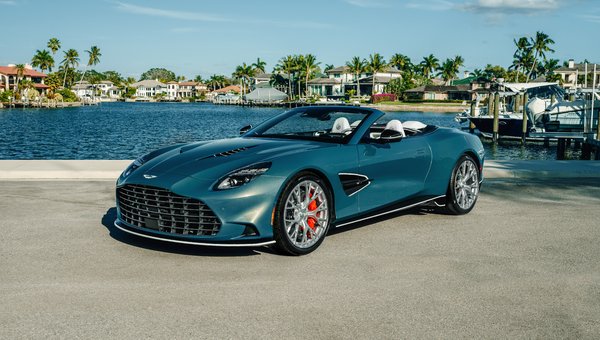 2026 Aston Martin Vanquish: A New Peak of Performance and Luxury