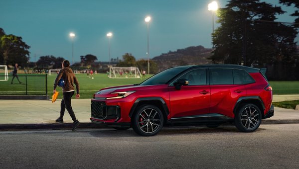 RAV4 hybride branchable vs hybride simple : lequel choisir ?