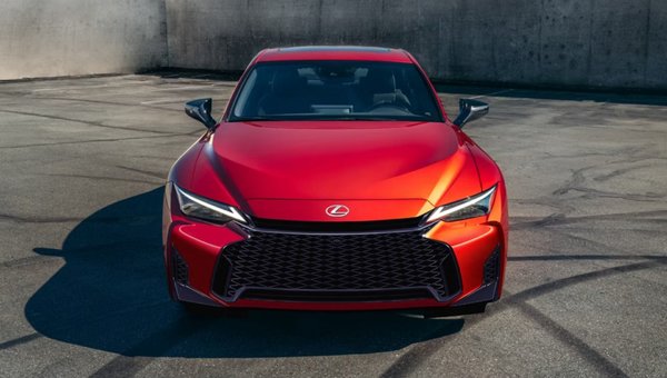 Lexus IS 2026 : la berline sportive qui cultive la précision