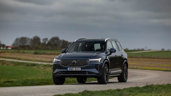 A First Look at the 2026 Volvo XC90 PHEV
