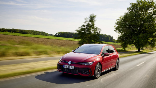 The Volkswagen Golf GTI / R Is the 2026 MotorTrend Car of the Year