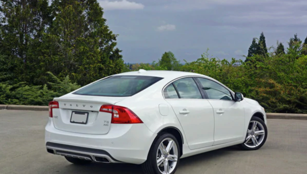 2016 Volvo S60 T5 AWD SE Premier Road Test Review