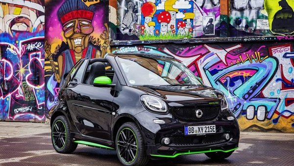 New 2017 smart Electric Drive increases range and versatility.