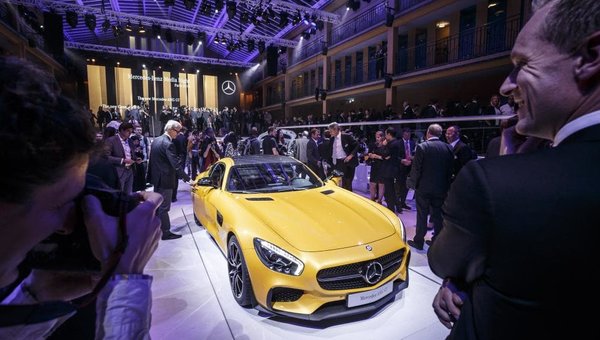 Mercedes-Benz unveils AMG GT at 2014 Paris Motor Show!