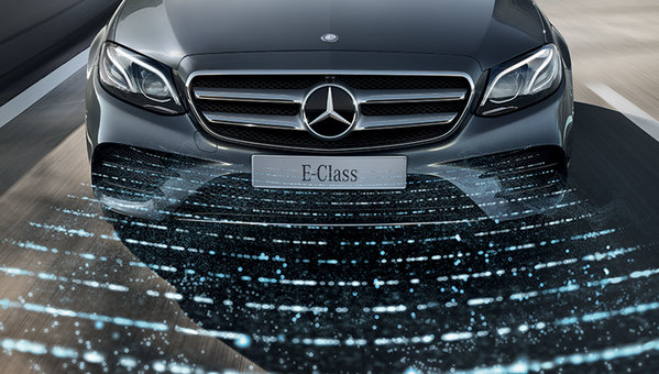 What is: Active Distance Assist DISTRONIC | Mercedes-Benz Canada