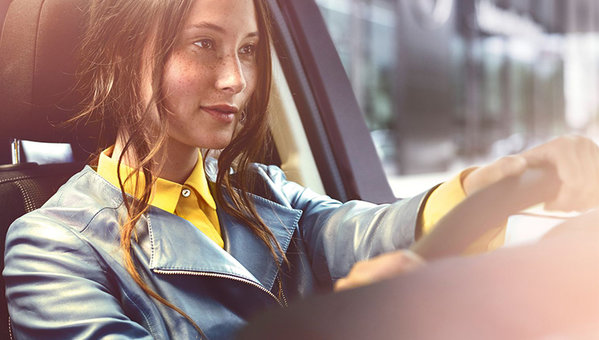 What is: Active Lane Change Assist | Mercedes-Benz Canada