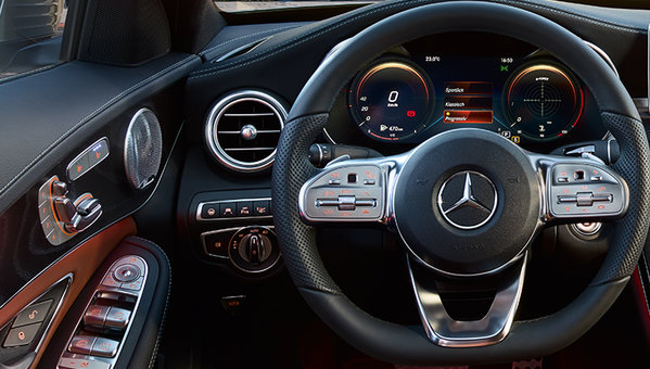 What is: New COMAND Interface: Multifunction Steering Wheel | Mercedes-Benz Canada